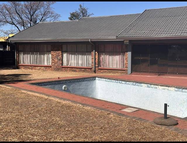 4 BEDROOM HOUSE FOR SALE IN BEDWORTH PARK